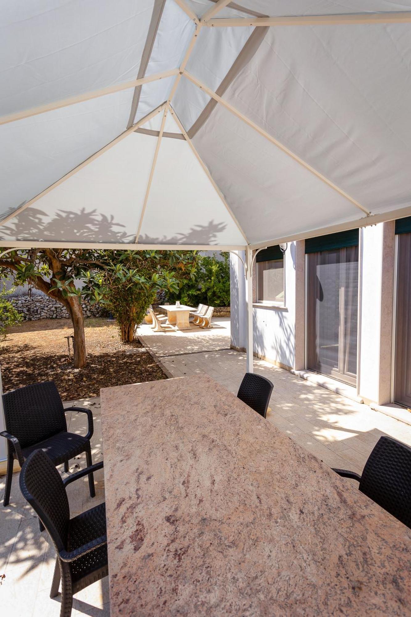 Affittacamere Giardino Delle Zie-Vicino Ospedale Cardinale Panico ทริกาเซ ภายนอก รูปภาพ